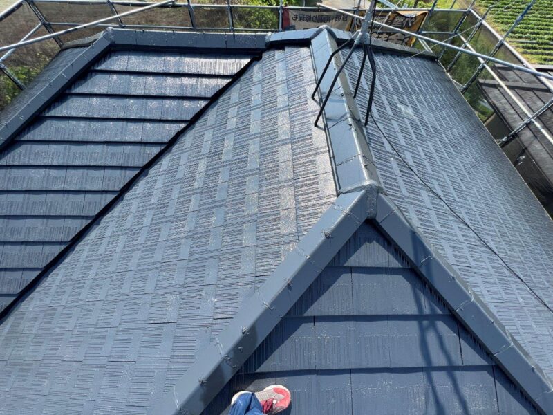 ここのお宅で使用した屋根の塗料のメーカーは航空機でも採用されている優秀な塗料です。紫外線に強い塗膜を形成します。