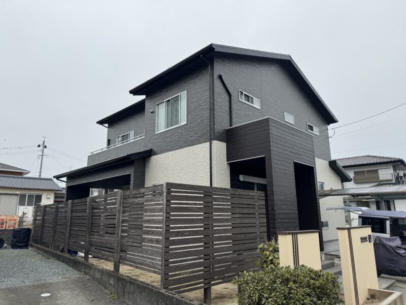 熊本市北区S様邸　外壁屋根塗装　お洒落な2トーンカラーのお家を高耐久のフッ素塗料で仕上げました