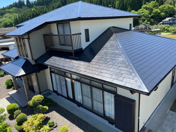 阿蘇市T様邸　外壁屋根塗装　耐候性の高い塗料を使用し、長期に渡り綺麗が長続きします。